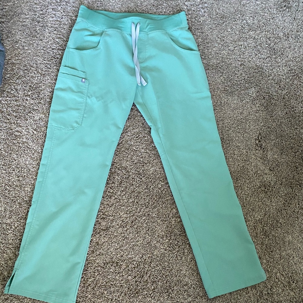 Figs Kade JADE size MEDIUM